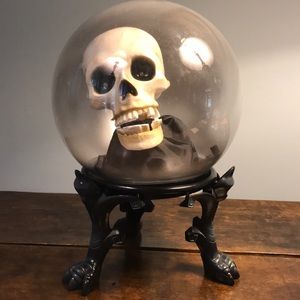 Motion-activated Skeleton Crystal Ball